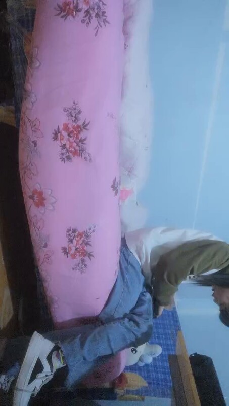 无套内射馒头逼逛红灯区快餐妹拔下裤子特写骚穴扶着JB插入抱着屁股猛操后入屁股深插